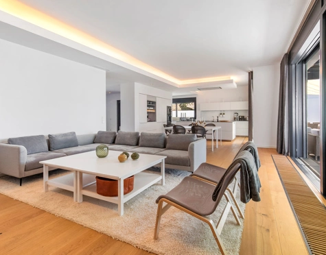 Villa for sale in Costabella, Marbella Este