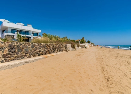 Villa en venta en Costabella, Marbella Este