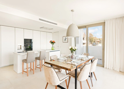 Apartamento en venta en Nueva Andalucia, Marbella