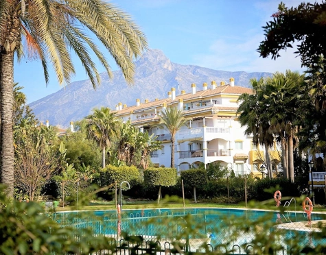 Apartamento en alquiler larga temporada en Nueva Andalucia, Marbella