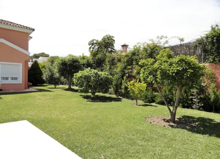 Villa en venta en Estepona
