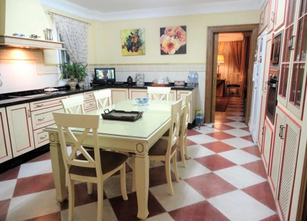 Villa en venta en Estepona