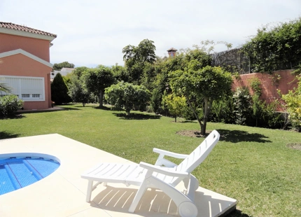Villa en venta en Estepona