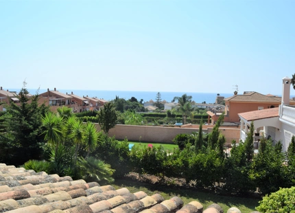 Villa en venta en Estepona