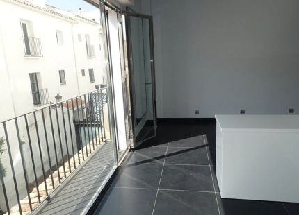 LOCAL EN VENTA EN PUERTO BANÚS: OPORTUNIDAD ÚNICA PARA OFICINAS