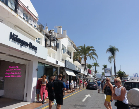 LOCAL EN VENTA EN PUERTO BANÚS: OPORTUNIDAD ÚNICA PARA OFICINAS