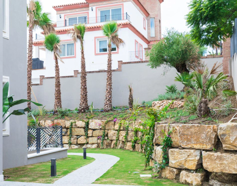 Villa for sale in Los Flamingos, Benahavis