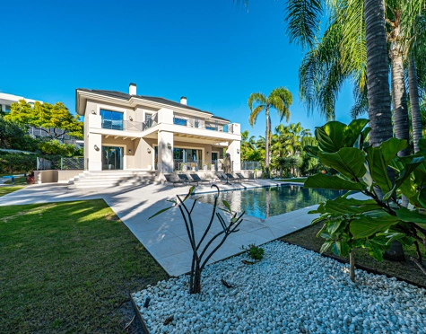 Villa for sale in Los Flamingos, Benahavis