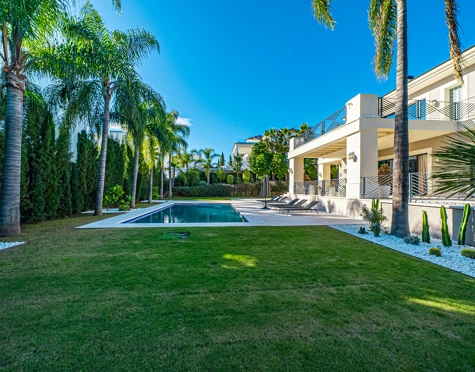 Villa for sale in Los Flamingos, Benahavis