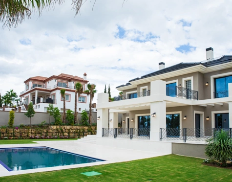 Villa for sale in Los Flamingos, Benahavis