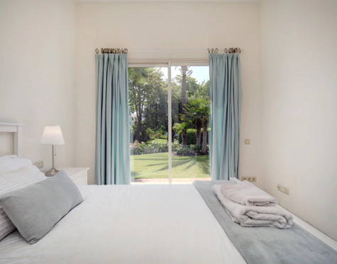 Ground Floor Apartment for short term rent in Alcazaba Beach, Estepona East