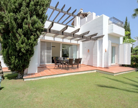Ground Floor Apartment for short term rent in Alcazaba Beach, Estepona East