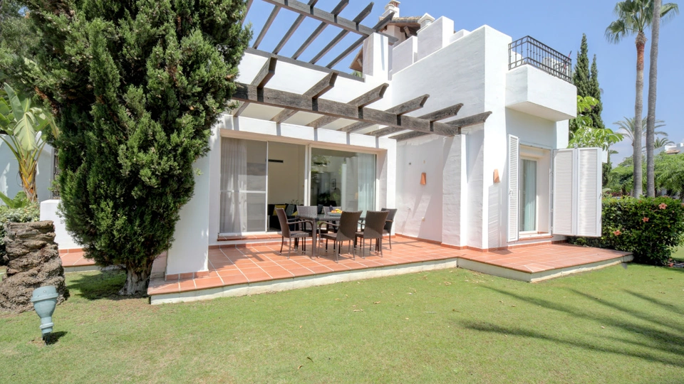 Ground Floor Apartment for short term rent in Alcazaba Beach, Estepona East