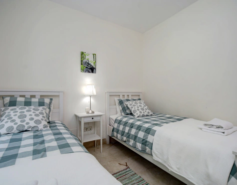 Ground Floor Apartment for short term rent in Alcazaba Beach, Estepona East