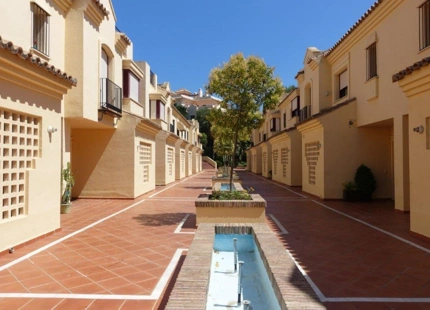 Apartamento en venta en Nueva Andalucia, Marbella