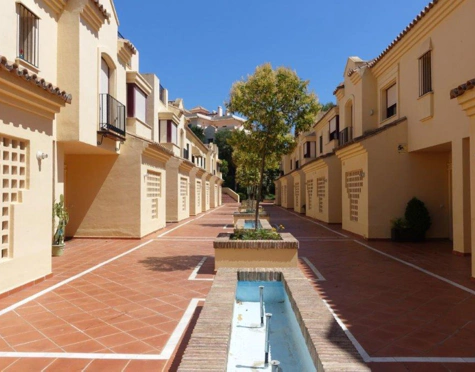 Apartment for sale in Nueva Andalucia, Marbella