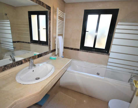 Apartment for sale in Nueva Andalucia, Marbella