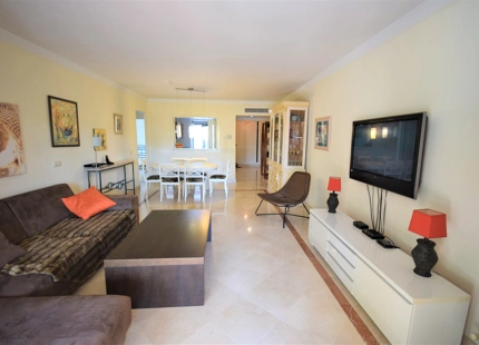 Apartamento en venta en Nueva Andalucia, Marbella