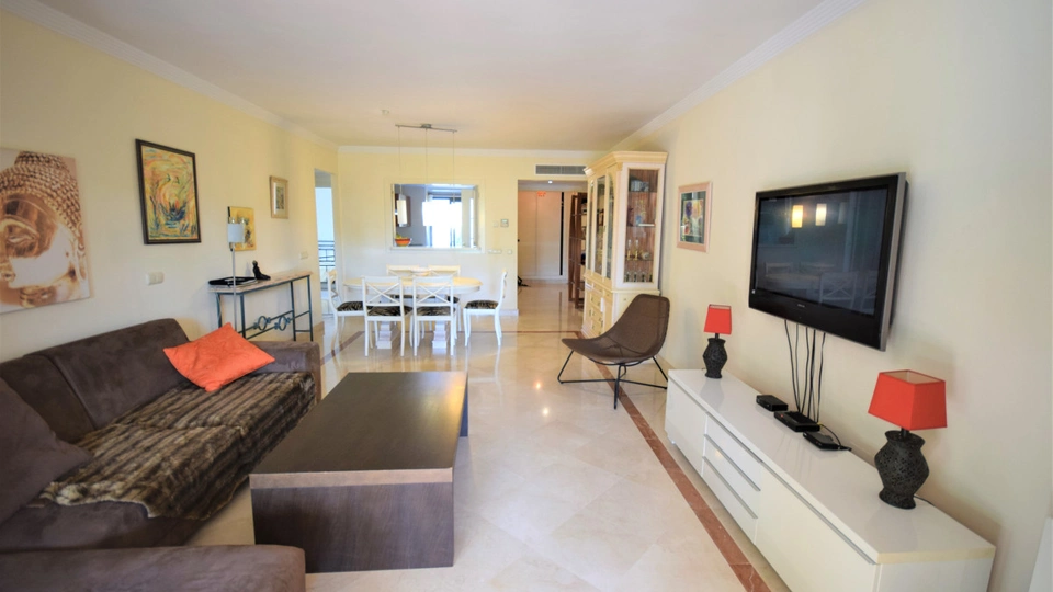 Apartamento en venta en Nueva Andalucia, Marbella