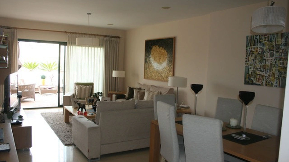 Apartment for sale in Benahavis