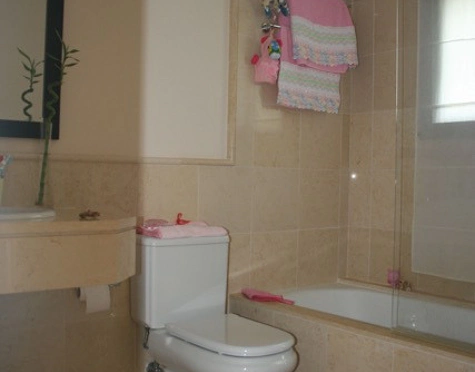 Apartamento en venta en Benahavis