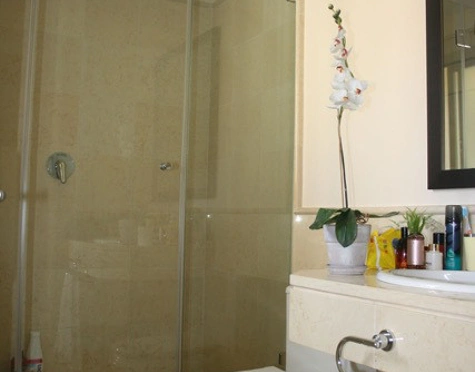 Apartamento en venta en Benahavis