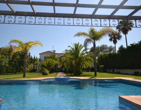 Villa for sale in Guadalmina Baja, San Pedro de Alcantara