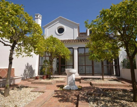 Villa for sale in Guadalmina Baja, San Pedro de Alcantara