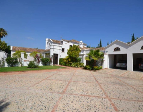 Villa for sale in Guadalmina Baja, San Pedro de Alcantara