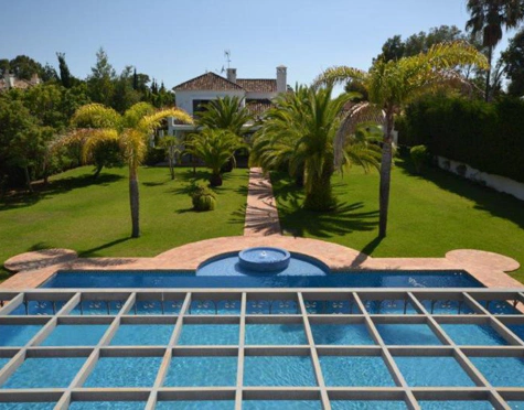 Villa for sale in Guadalmina Baja, San Pedro de Alcantara
