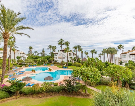 Apartamento en alquiler a corta temporada en Alcazaba Beach, Estepona East