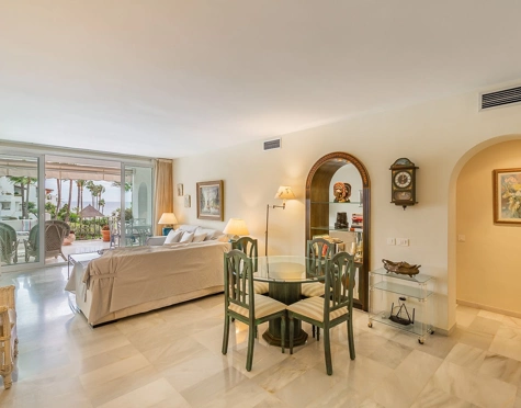 Apartamento en alquiler a corta temporada en Alcazaba Beach, Estepona East