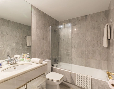 Apartamento en alquiler a corta temporada en Alcazaba Beach, Estepona East