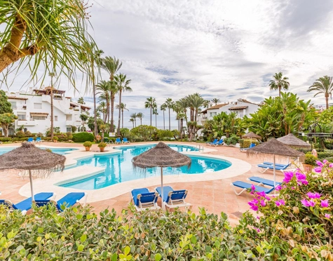 Apartamento en alquiler a corta temporada en Alcazaba Beach, Estepona East