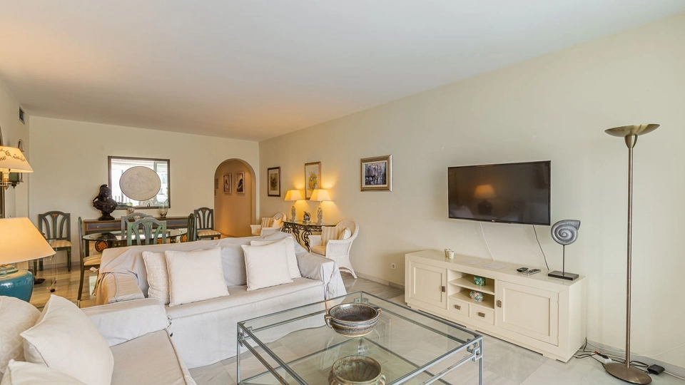 Apartment for short term rent in Alcazaba Beach, Estepona East