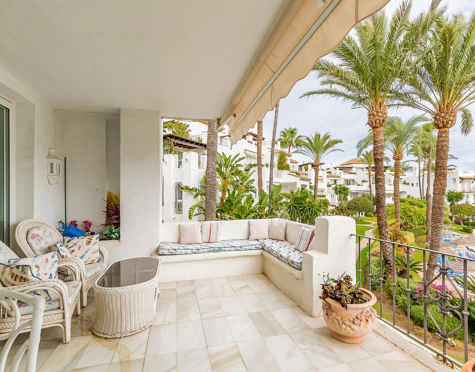 Apartamento en alquiler a corta temporada en Alcazaba Beach, Estepona East