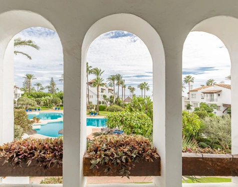Apartamento en alquiler a corta temporada en Alcazaba Beach, Estepona East
