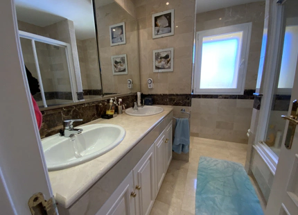 Apartamento en venta en Rio Real, Marbella Este