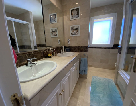 Apartment for sale in Rio Real, Marbella Este