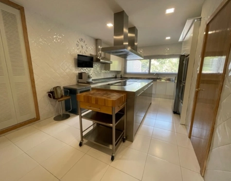 Villa for short term rent in Nueva Andalucia, Marbella