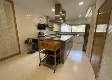 Villa for short term rent in Nueva Andalucia, Marbella