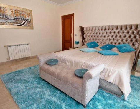 Villa for sale in El Paraiso, Estepona East