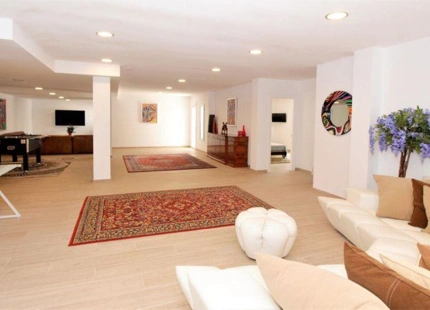 Villa for sale in El Paraiso, Estepona East