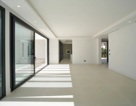 Villa for sale in Los Flamingos, Benahavis