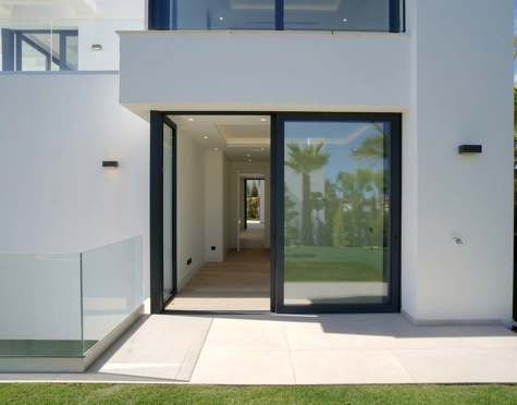 Villa for sale in Los Flamingos, Benahavis