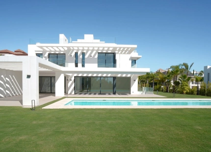 Villa for sale in Los Flamingos, Benahavis