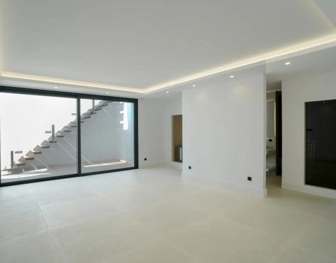 Villa for sale in Los Flamingos, Benahavis