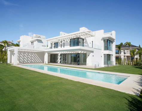 Villa for sale in Los Flamingos, Benahavis