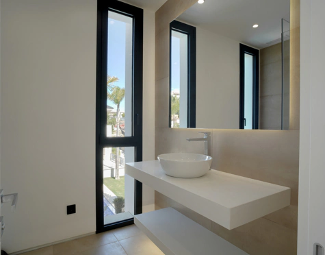 Villa for sale in Los Flamingos, Benahavis