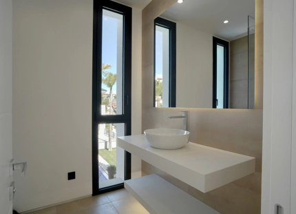 Villa for sale in Los Flamingos, Benahavis